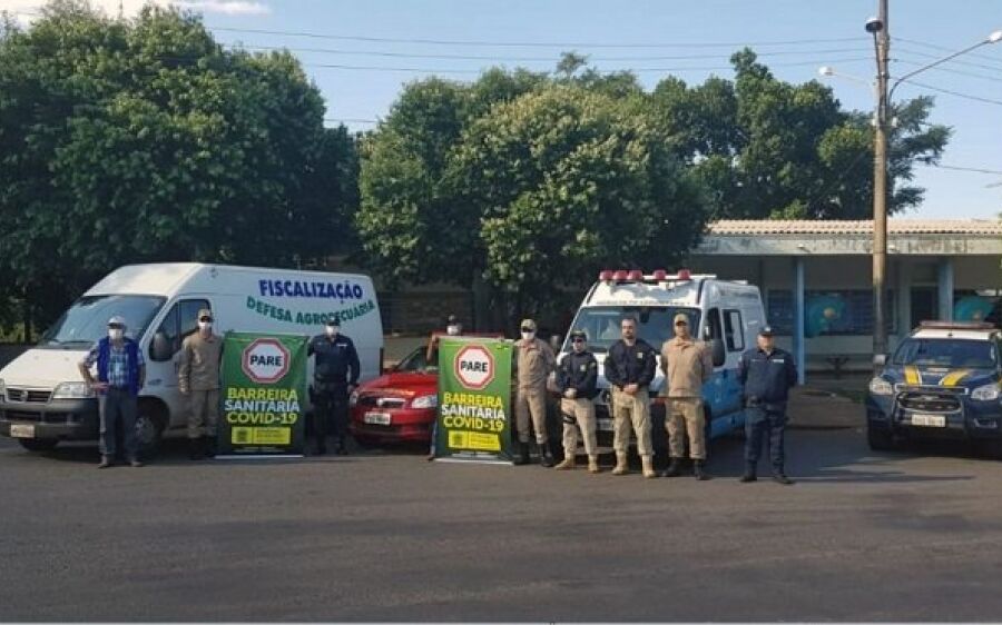 Fiscais já desinfetaram 701 veículos que entraram em MS pelas barreiras sanitárias
