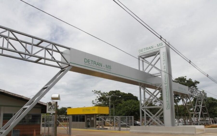 Donos de veículos ganham prazo para licenciamento em MS com pandemia