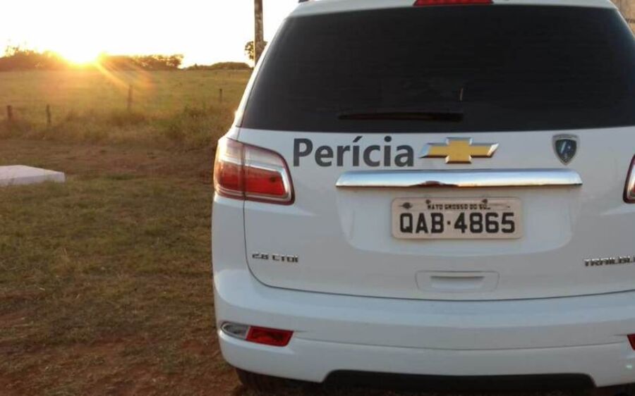 Homem é encontrado morto dentro de fossa com sinais de queimadura
