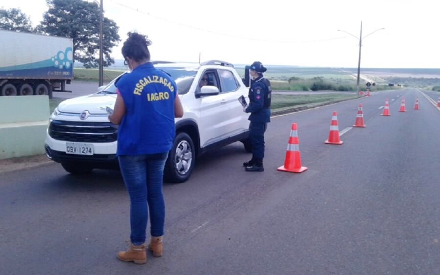 Polícia Militar de Coxim realiza barreira sanitária em Sonora