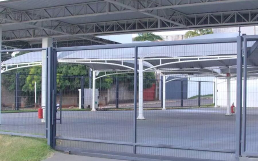 Polícia identifica 108 vítimas de garagem de carros de luxo fechada na Capital