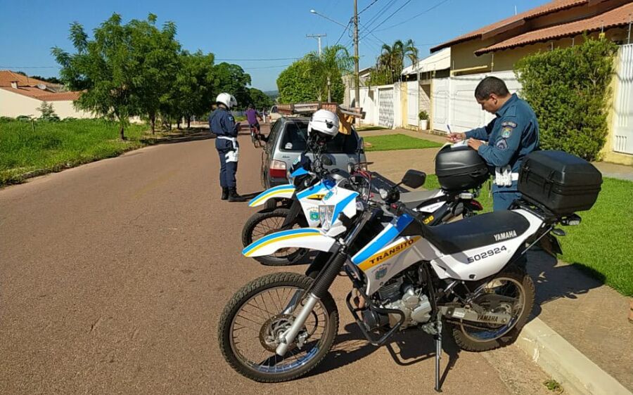 Polícia Militar intensifica blitz e apreende veículos irregulares em Coxim