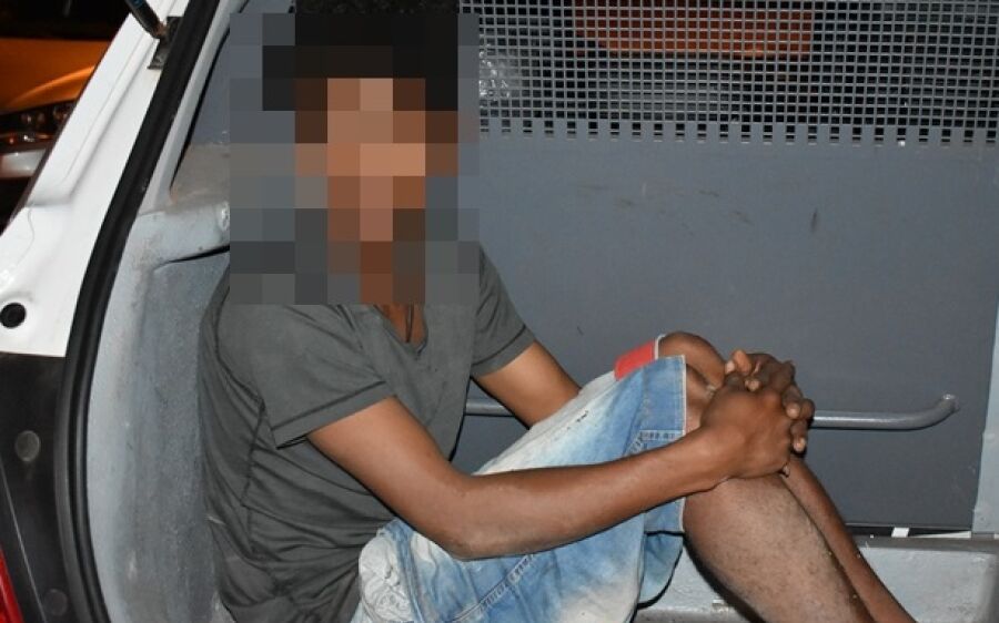 Jovem é preso pela PM após tentar entrar em residência no Jardim Europa
