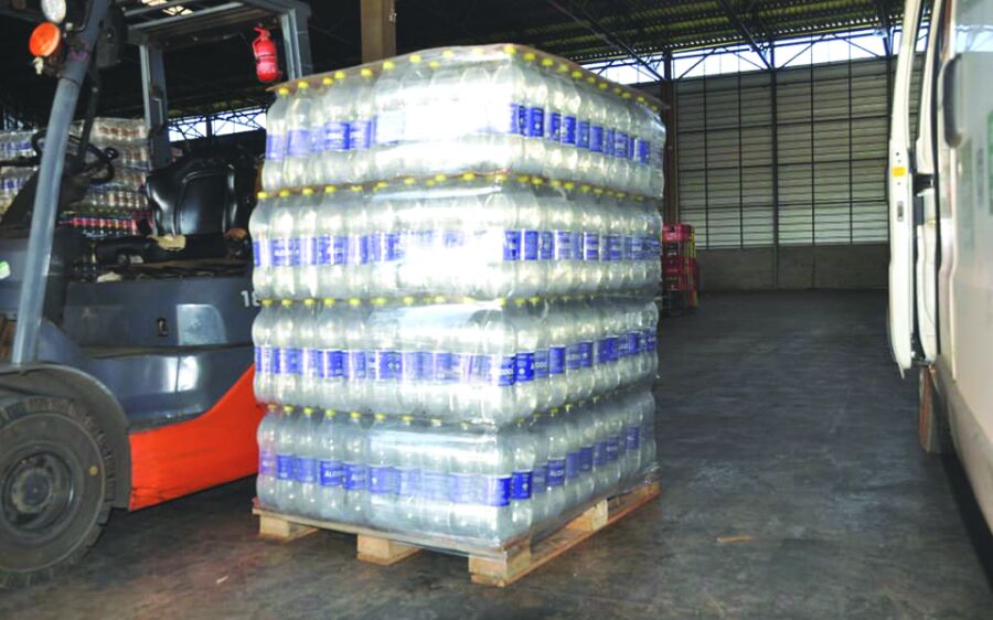 Prefeitura de Rio Verde recebe doação  de 960 litros de álcool 70%