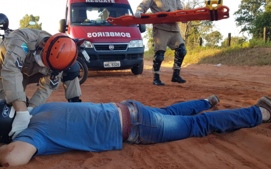 Jovem fica ferido ao cair em lombada de areia na estrada do Pantanal