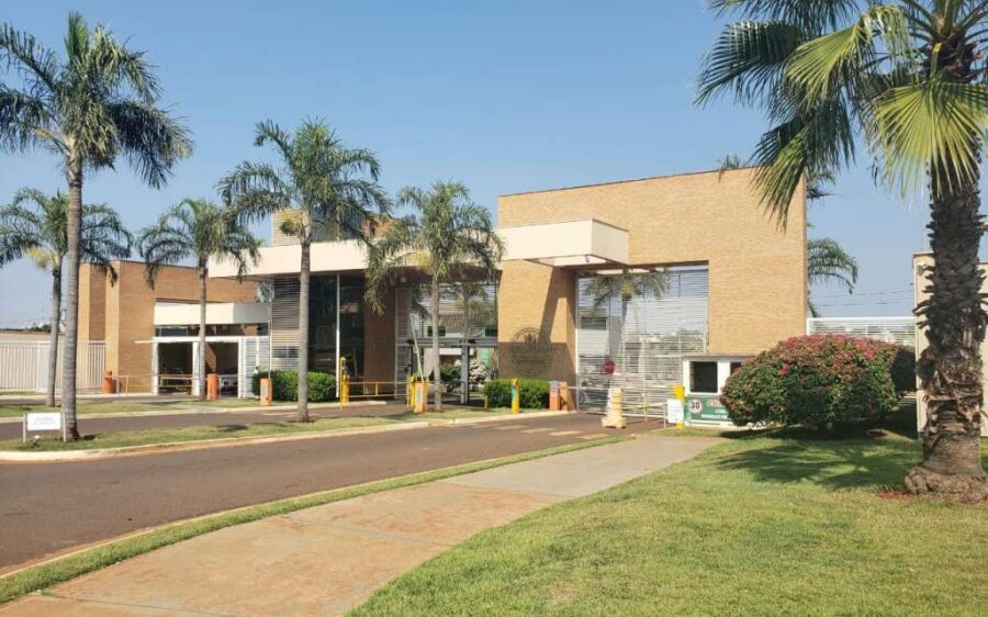 Em um dia, mulher infectada por coronavírus saiu e entrou oitos vezes de condomínio de luxo em MS 