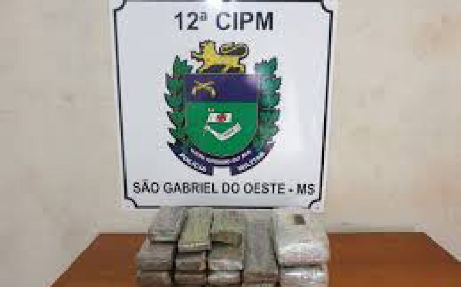 Motopatrulhamento da PM apreende maconha e skunk com adolescente em São Gabriel