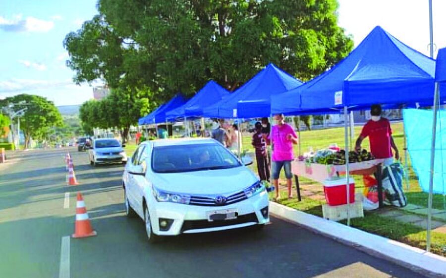 Feira de Produtos da Terra retoma no sistema drive-thru
