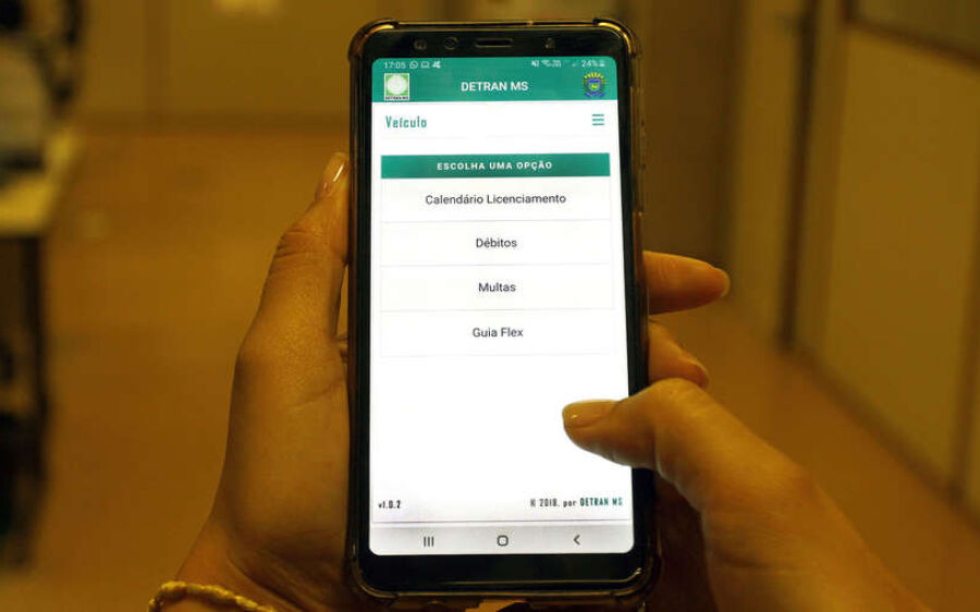 Veículos com placas final 1 e 2 devem quitar licenciamento neste mês de maio