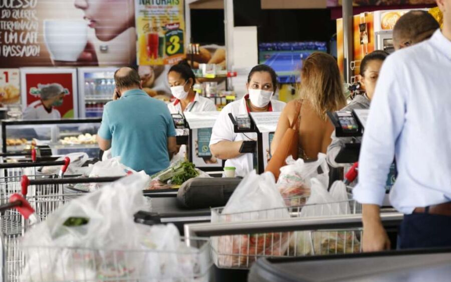 Não precisa sacar: confira como usar o dinheiro do auxílio de R$ 600 direto no mercado
