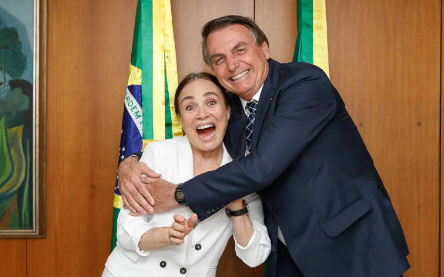Regina Duarte deixa comando da secretaria de Cultura do governo Bolsonaro