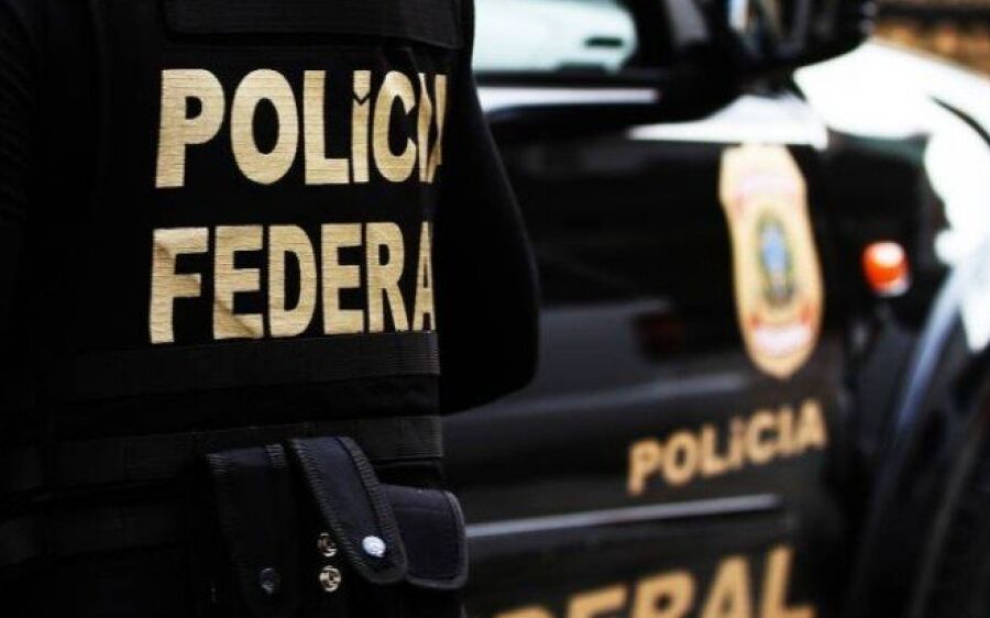 PF cumpre mandados contra policiais civis que recebiam propina da Máfia dos Cigarros