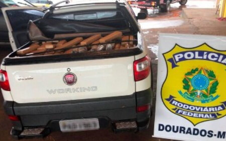 Traficante foge e abandona veículo carregado com quase uma tonelada de maconha