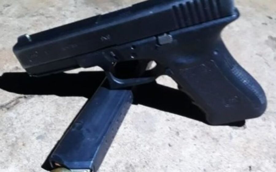 Polícia fecha cerco e troca tiros com ladrões de carros na fronteira