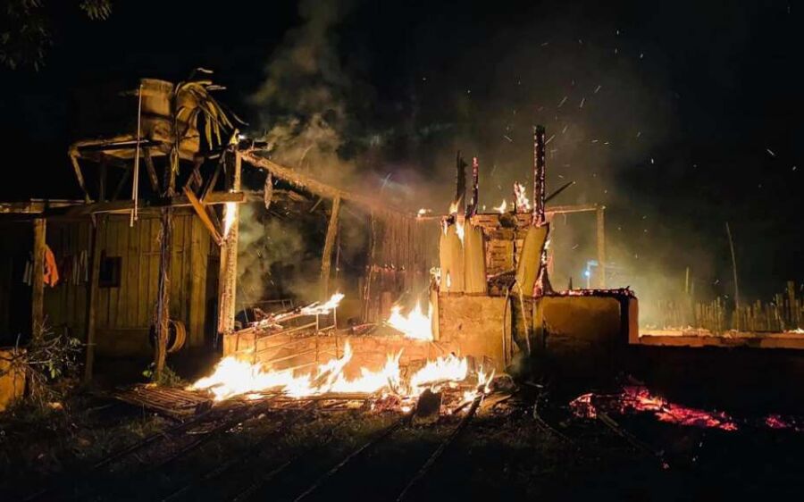 Em MS, ex-marido incendeia casa com mulher e quatro crianças dentro