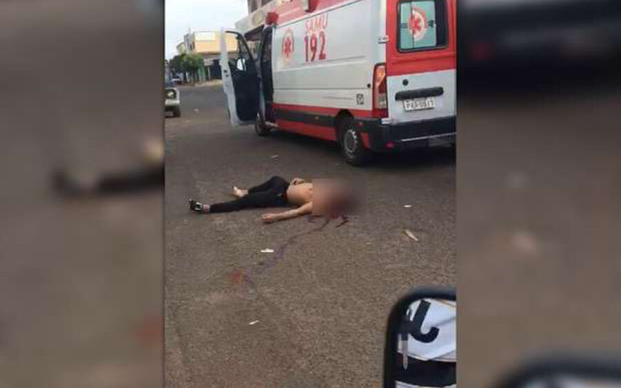 Homem é espancado e tem casa apedrejada 