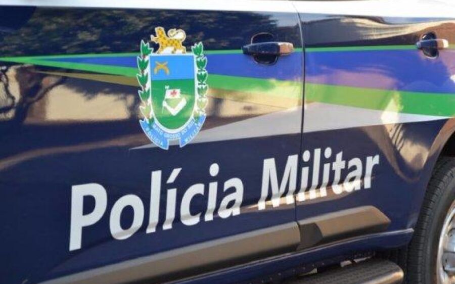 Marido é preso por manter mulher em cárcere privado armado com facão