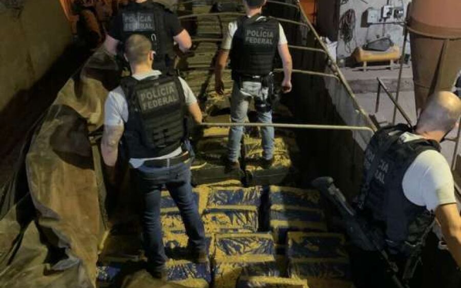 Polícia Federal apreende 11,5 toneladas de maconha em galpão na fronteira