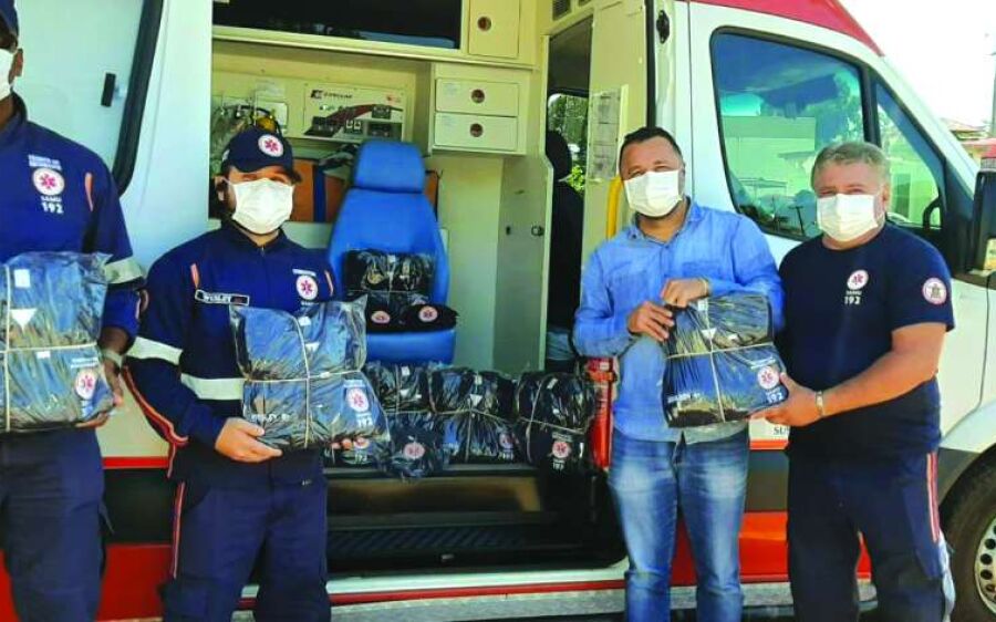 SAMU recebe kits de uniformes da Prefeitura de Coxim
