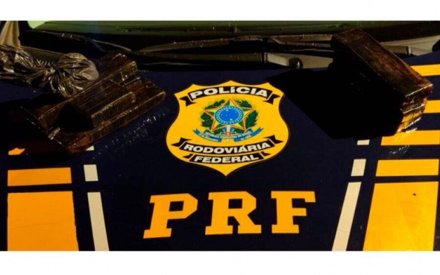 PRF flagra dupla com 5,2 Kg de maconha em Bandeirantes