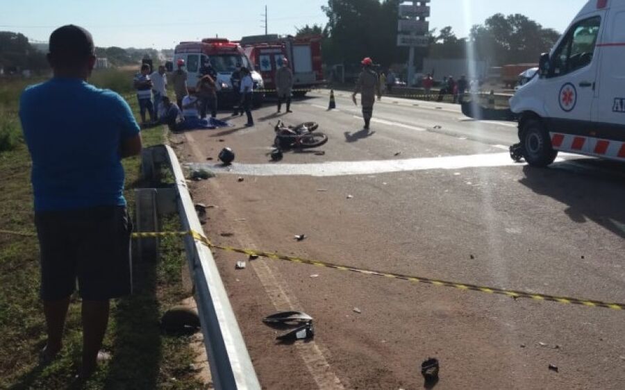 Homem morre em acidente entre moto e UTI móvel na BR-163, em Coxim