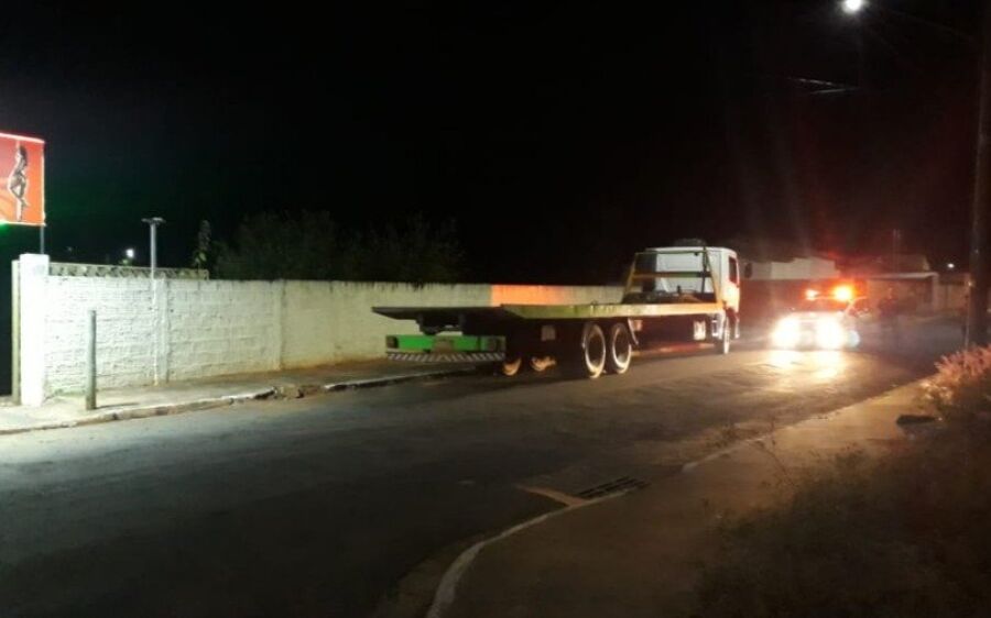 Motorista pega caminhão da empresa para ir à boate e acaba detido pela PM