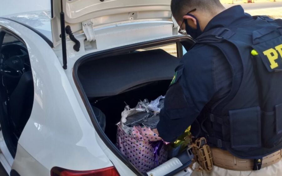 PRF apreende adolescente de 14 anos com 20,3 Kg de skunk em Bandeirantes 