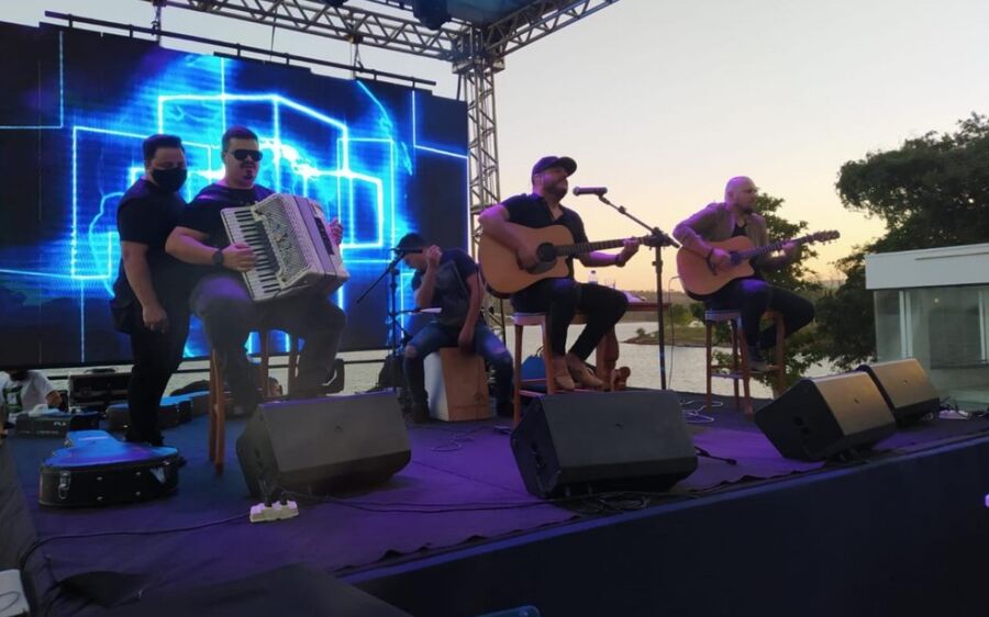 Polícia encerra festa que teve show do sertanejo Bruno, da dupla com Marrone