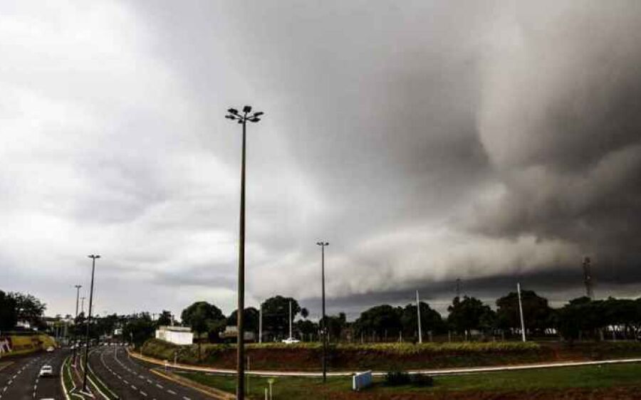 “Ciclone bomba” pode trazer vendaval de até 100 km/h para 54 municípios de MS
