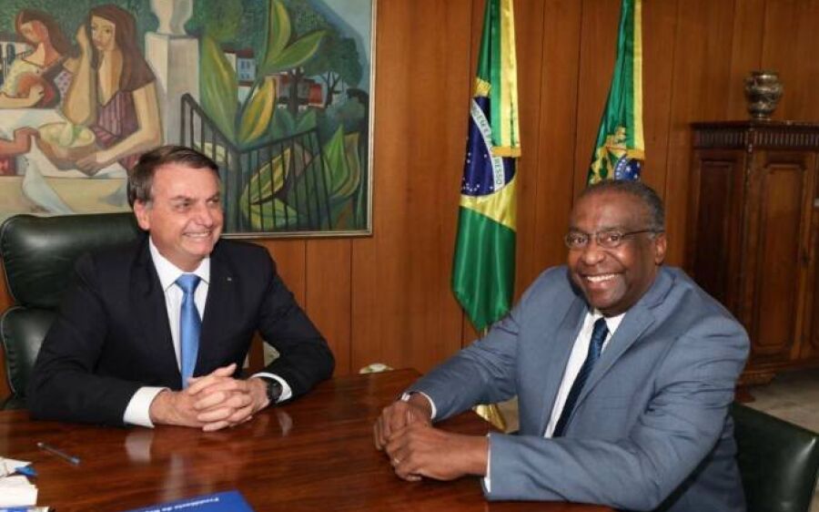 Carlos Decotelli deixa Ministério da Educação após falhas no currículo