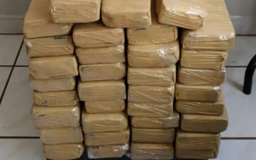 Durante perseguição, polícia atira contra traficantes que carregavam 600 quilos de maconha