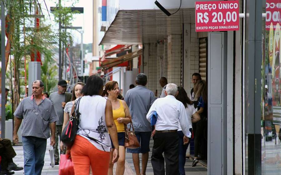 Sem sair dos 37% na taxa de isolamento social, MS amarga avanço de casos e mortes por coronavírus