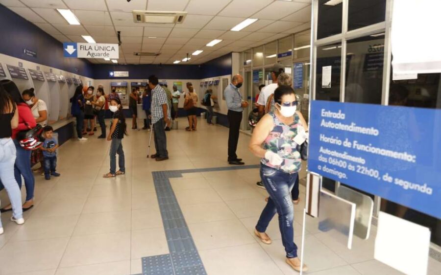 Quem nasceu em maio pode sacar 1ª parcela do auxílio de R$ 600 nesta sexta
