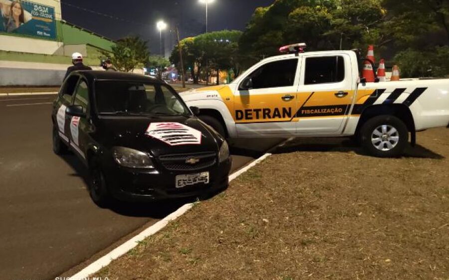 Veículo com mais de R $ 50 mil em multas é apreendido durante a operação da Lei Seca