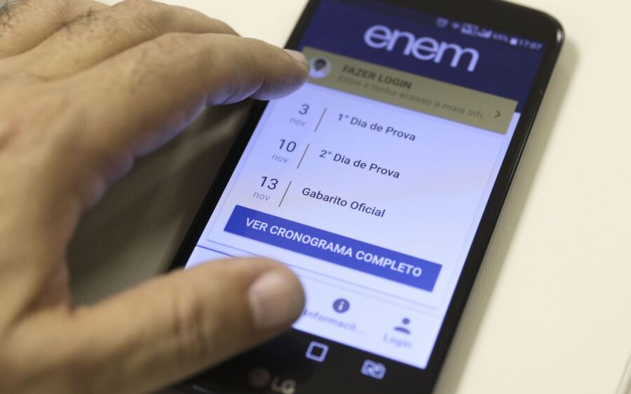 Estudantes têm até hoje para inserir foto no cadastro do Enem