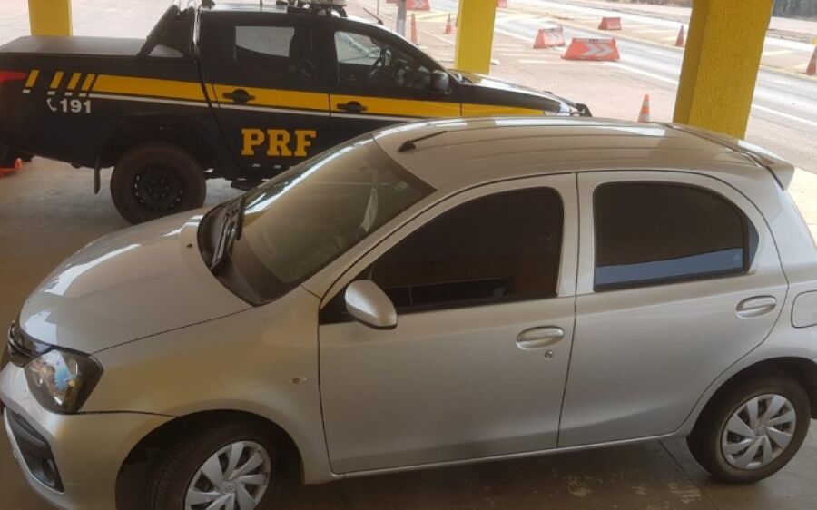 PRF recupera veículo adulterado em Coxim
