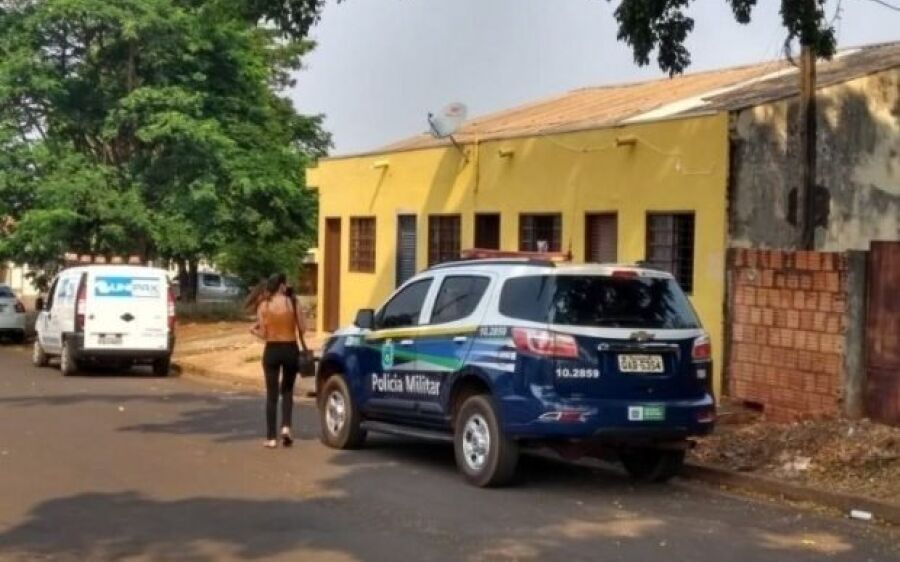 Casal é encontrado morto em casa e suspeita é de assassinato e suicídio