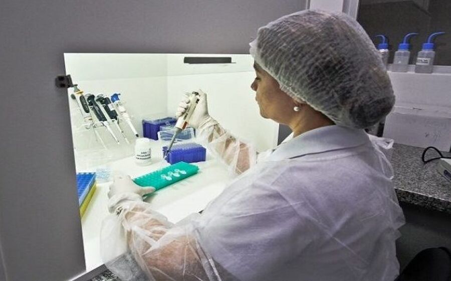 Com mais de 131 mil análises ‘padrão ouro’, Lacen foi ferramenta essencial no enfrentamento à Covid