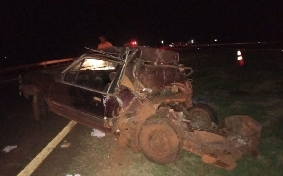 Uma pessoa morre em colisão frontal entre carro e caminhão na MS-430, em São Gabriel