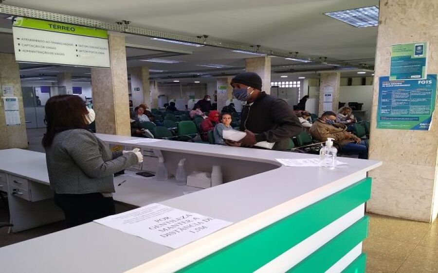 Funtrab disponibiliza 88 oportunidades para candidatos sem experiência  