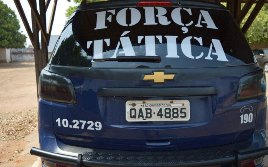Força Tática prende jovem por desacato, desobediência e resistência a prisão em Coxim