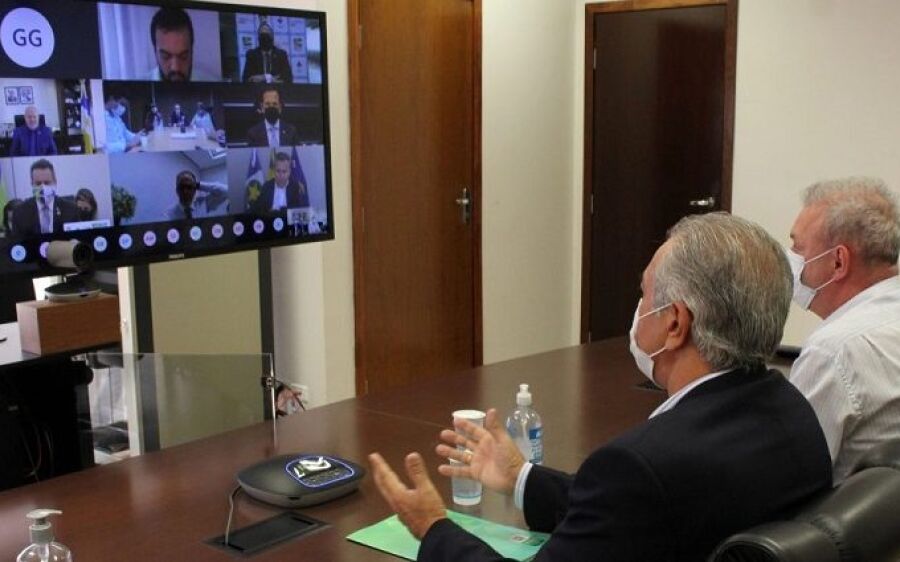 Com ameaça de colapso na saúde, governador determina toque de recolher em MS