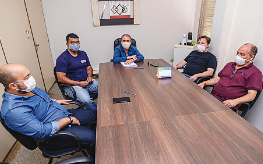 Segunda parcela do 13º salário dos servidores municipais de Coxim já está disponível