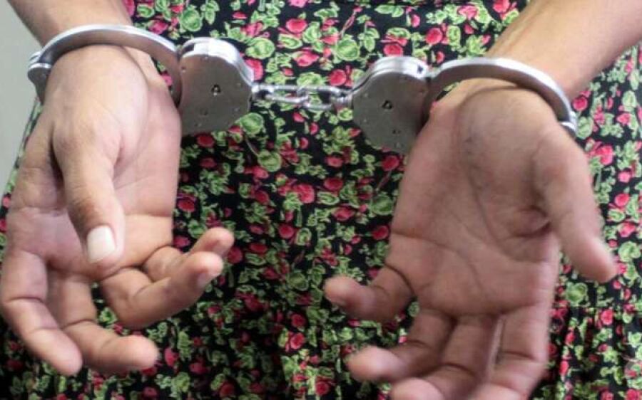 Marido se nega a comprar cerveja e apanha da mulher, polícia chega e apanha também