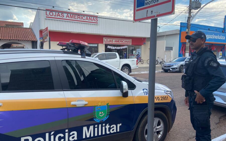 Velho conhecido da polícia é preso suspeito de furtar chocolate em loja no centro de Coxim