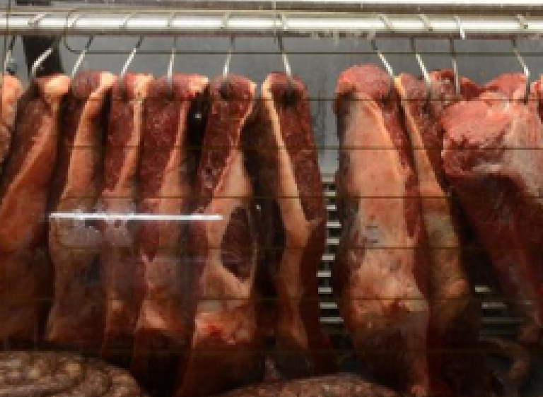 Preço da arroba do boi reduz, mas custo da carne se mantém em alta