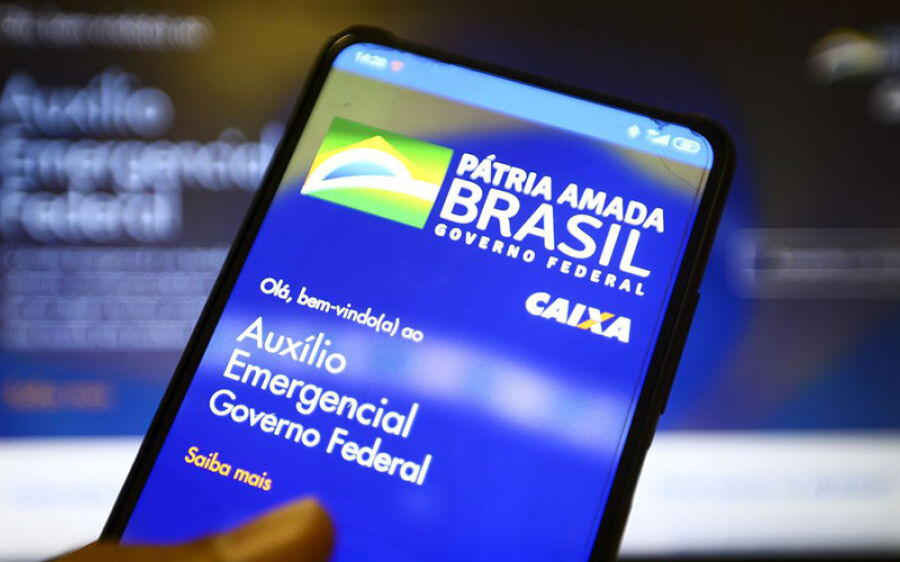 Auxílio emergencial é depositado a 3,3 milhões nascidos em outubro