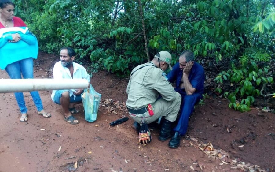 Trio se perde na mata ao buscar pequi e bombeiros os encontram após 12 horas 