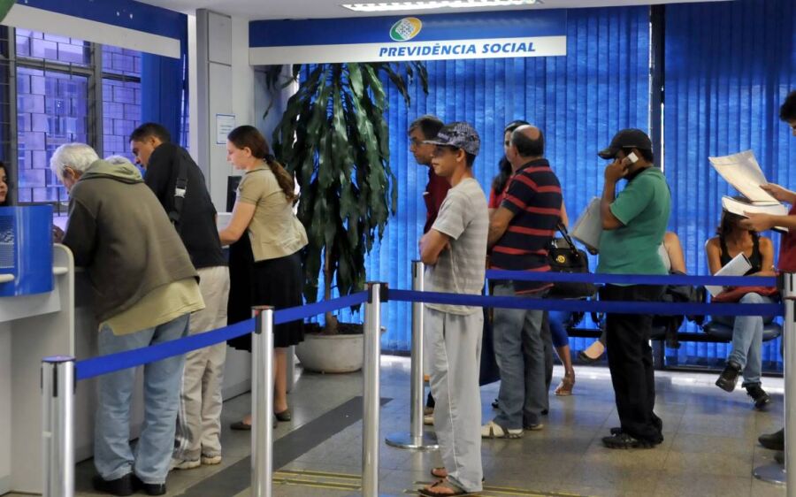 Benefícios do INSS acima de um salário mínimo têm reajuste de 5,45%