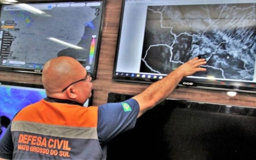 Em período chuvoso, saiba como receber alertas da Defesa Civil por SMS